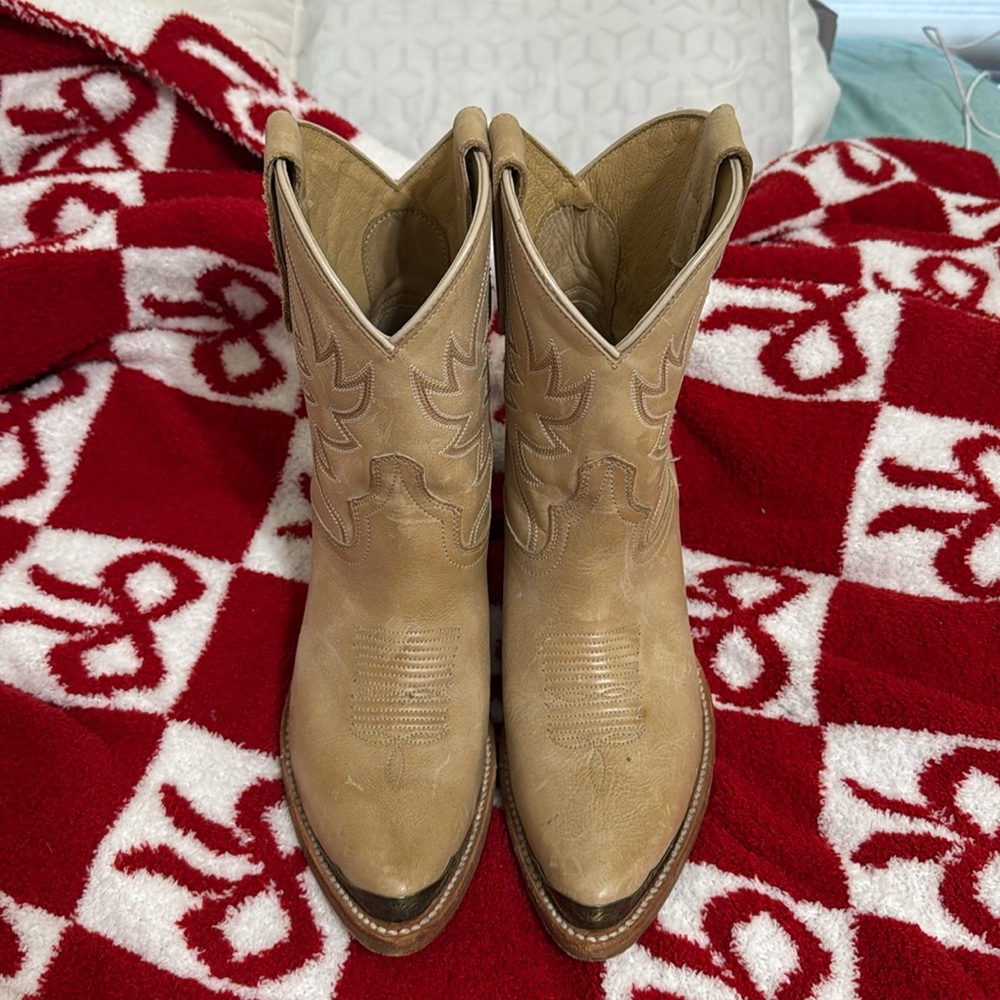 Idyllwind Tan Heeled Boots